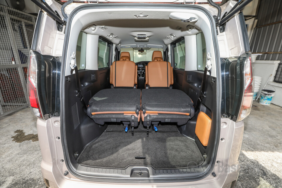 Nissan Navara D23 Facelift (2021) Interior