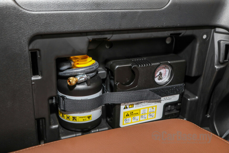 Proton Exora Mk1 RC (2019) Interior