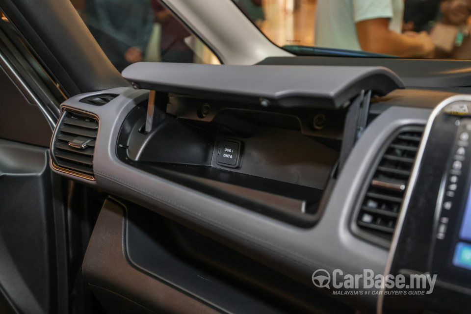 Nissan Serena S-Hybrid C27 Facelift (2022) Interior