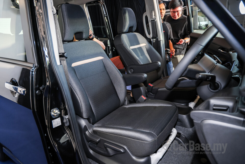 Nissan Serena e-Power C28 (2026) Interior