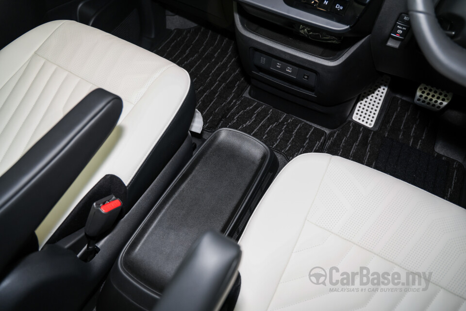 Nissan Serena e-Power C28 (2026) Interior