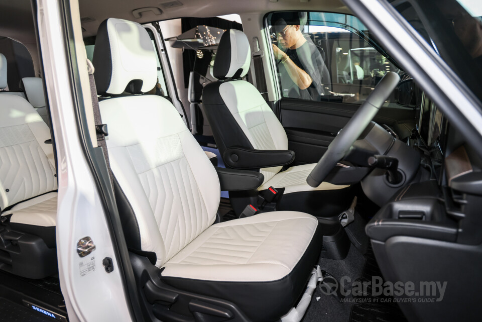 Nissan Serena e-Power C28 (2026) Interior