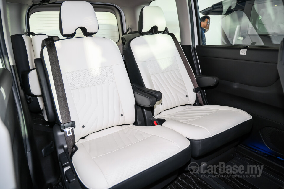 Nissan Serena e-Power C28 (2026) Interior