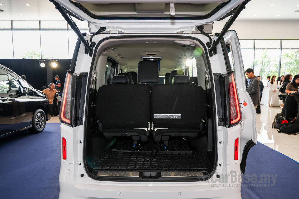 Nissan Serena e-Power C28 (2026) Interior
