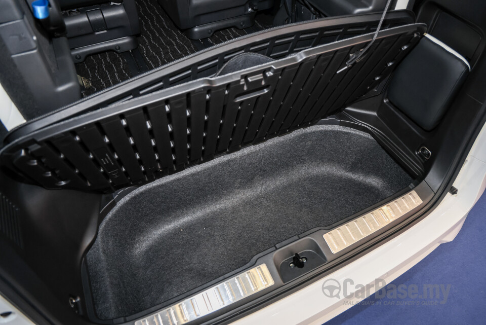 Nissan Serena e-Power C28 (2026) Interior