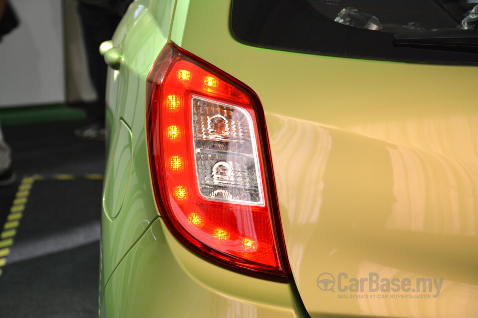 Honda Civic FB (2012) Exterior