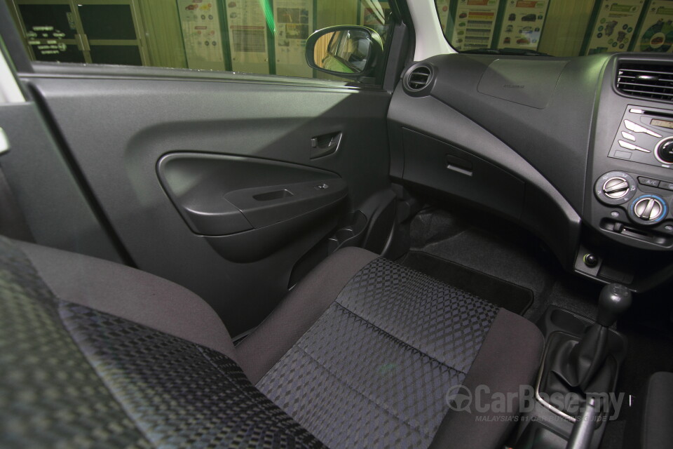 Honda Civic FB (2012) Interior