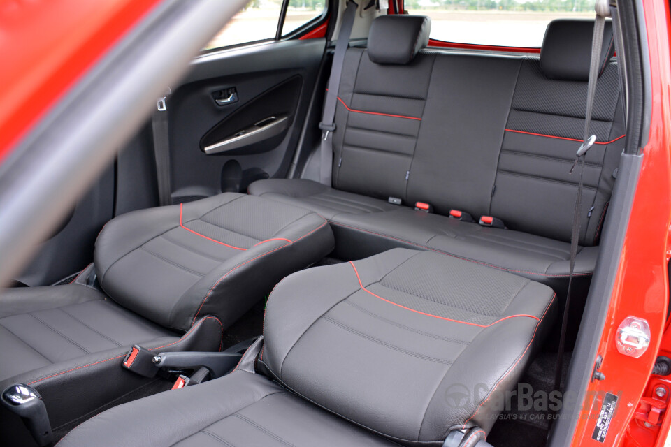 Perodua Aruz D38L (2019) Interior