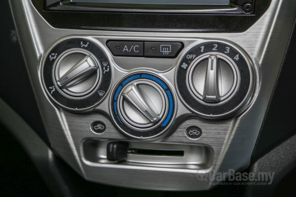 Toyota Fortuner AN160 (2016) Interior