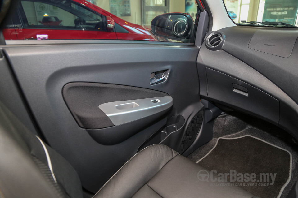 Nissan Navara D23 Facelift (2021) Interior