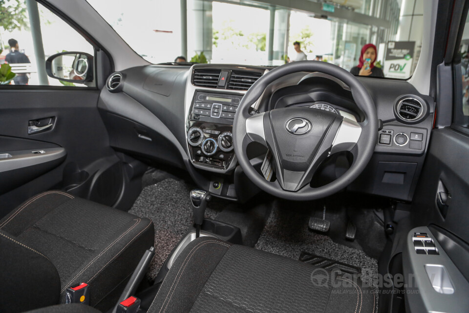 Nissan Navara D23 Facelift (2021) Interior