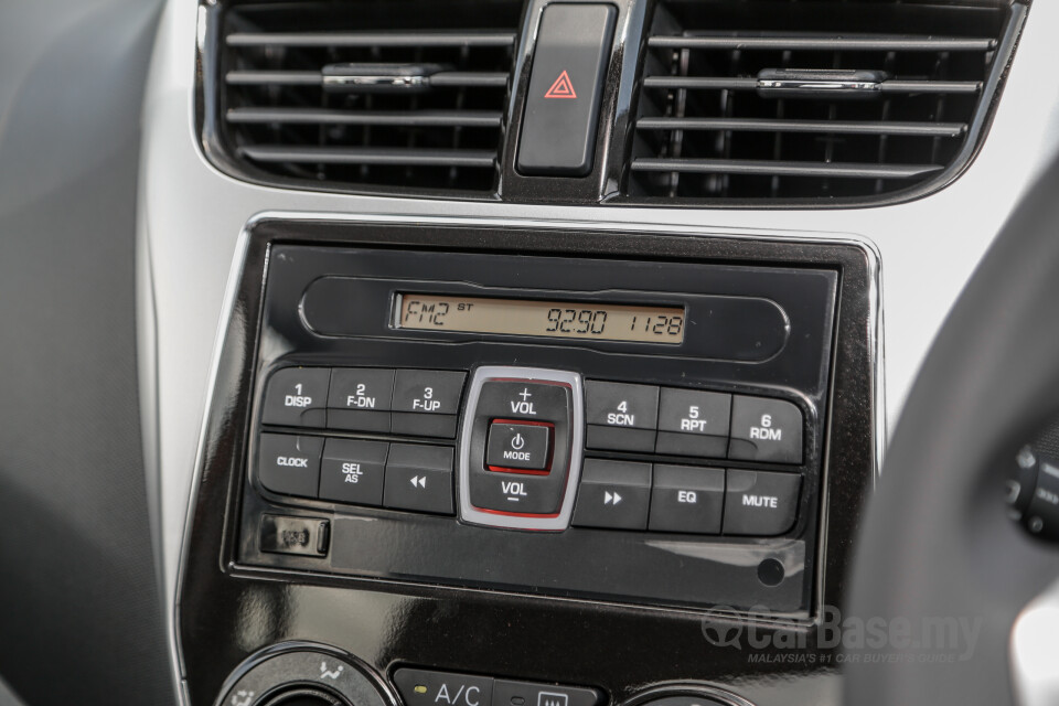 Nissan Navara D23 (2015) Interior