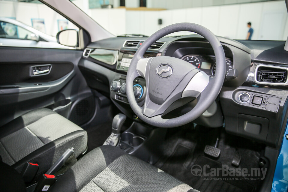 Nissan Grand Livina L11 Facelift (2013) Interior