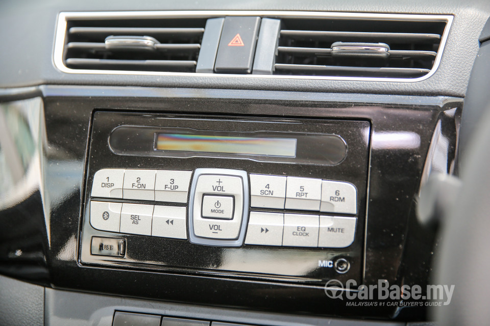 Perodua Bezza D63D (2016) Interior