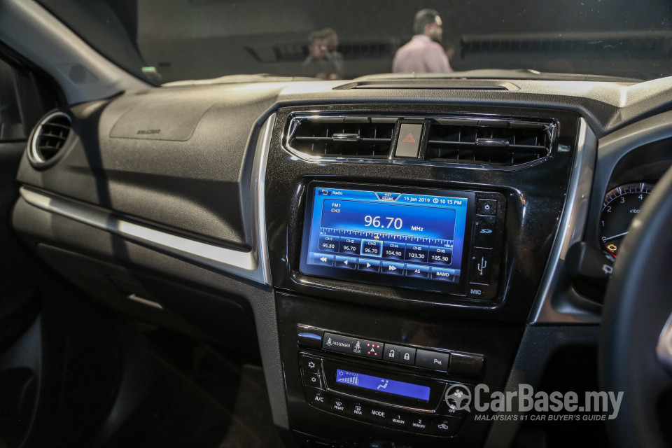 Perodua Aruz D38L (2019) Interior