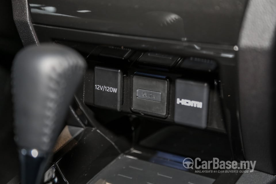 Perodua Aruz D38L (2019) Interior