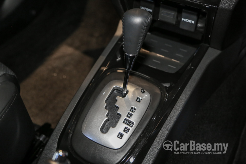 Perodua Aruz D38L (2019) Interior