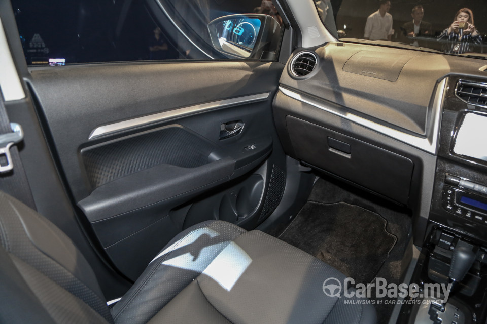 Perodua Aruz D38L (2019) Interior