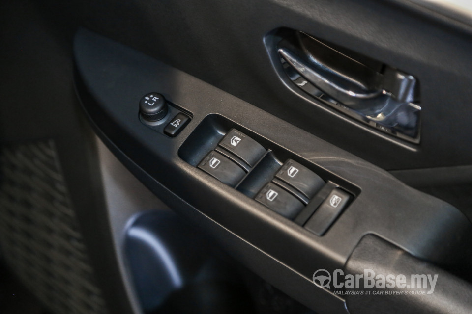 Perodua Aruz D38L (2019) Interior
