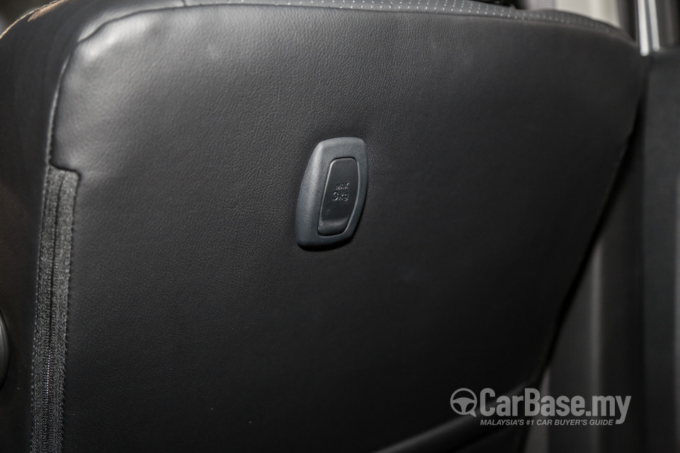 Perodua Aruz D38L (2019) Interior