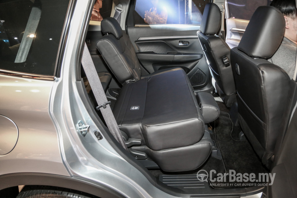 Perodua Aruz D38L (2019) Interior