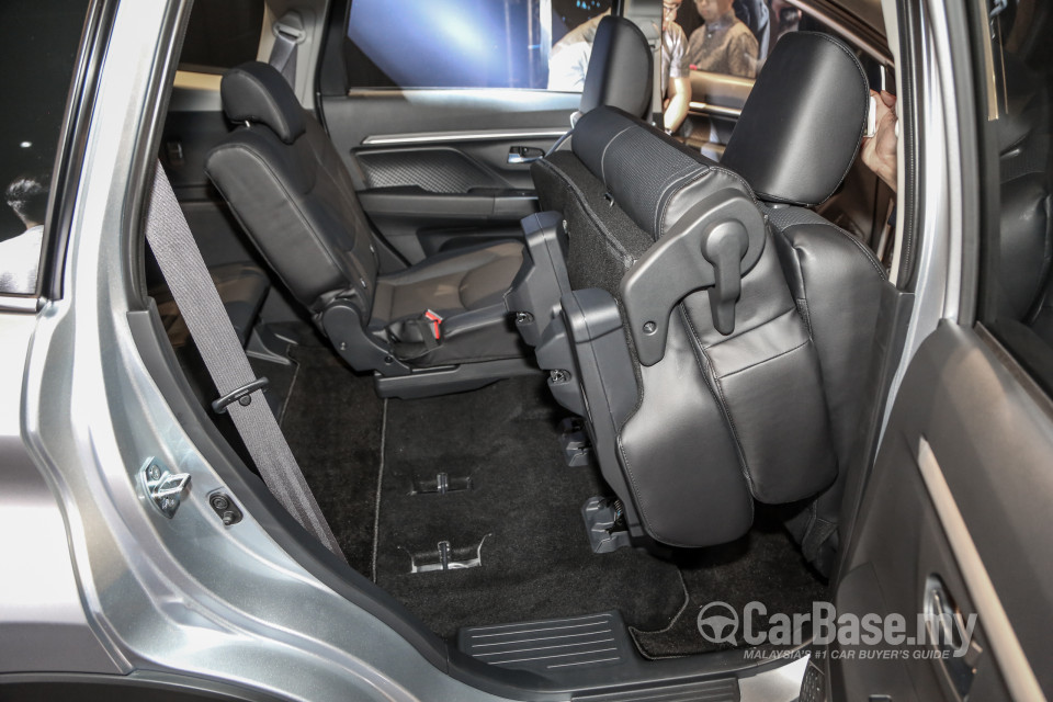 Perodua Aruz D38L (2019) Interior