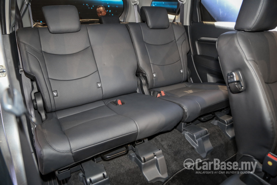 Perodua Aruz D38L (2019) Interior