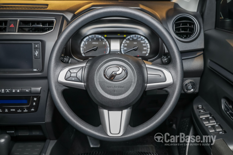 Perodua Aruz D38L (2019) Interior