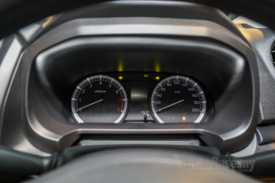 Toyota Innova AN140 (2016) Interior