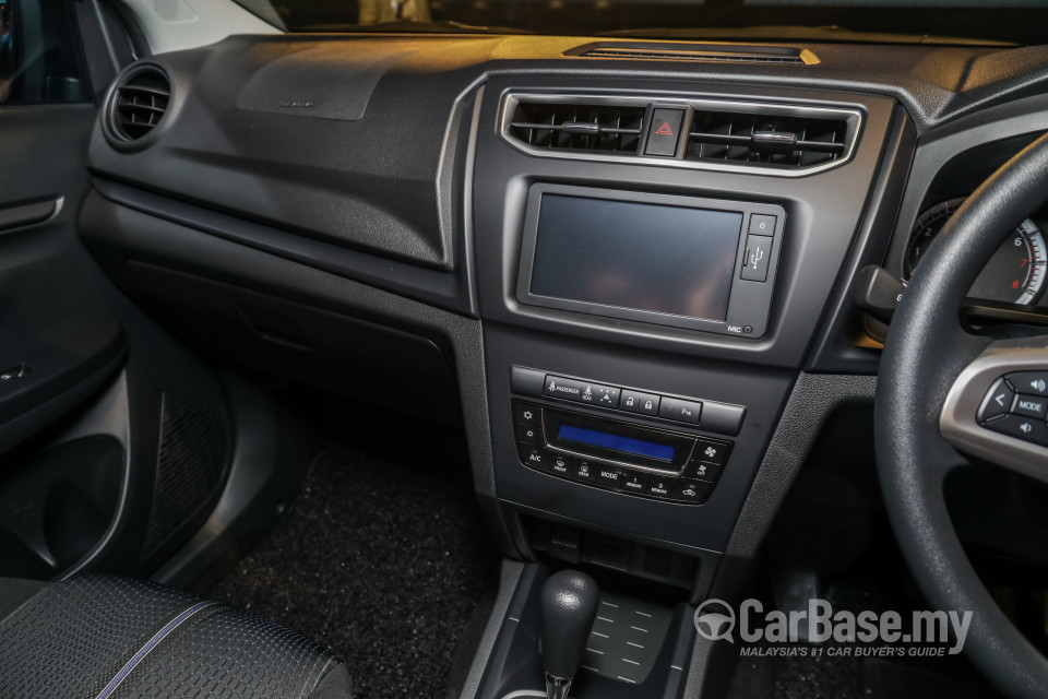 Perodua Aruz D38L (2019) Interior