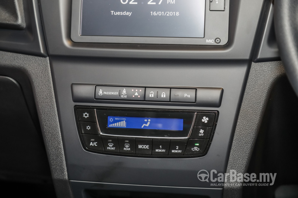 Perodua Aruz D38L (2019) Interior