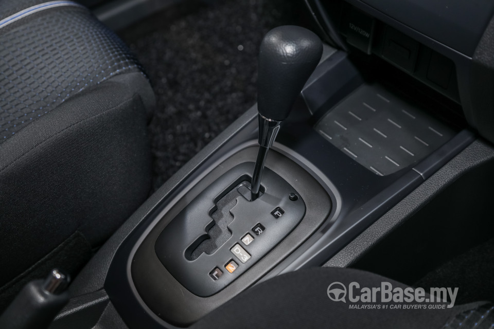 Perodua Aruz D38L (2019) Interior