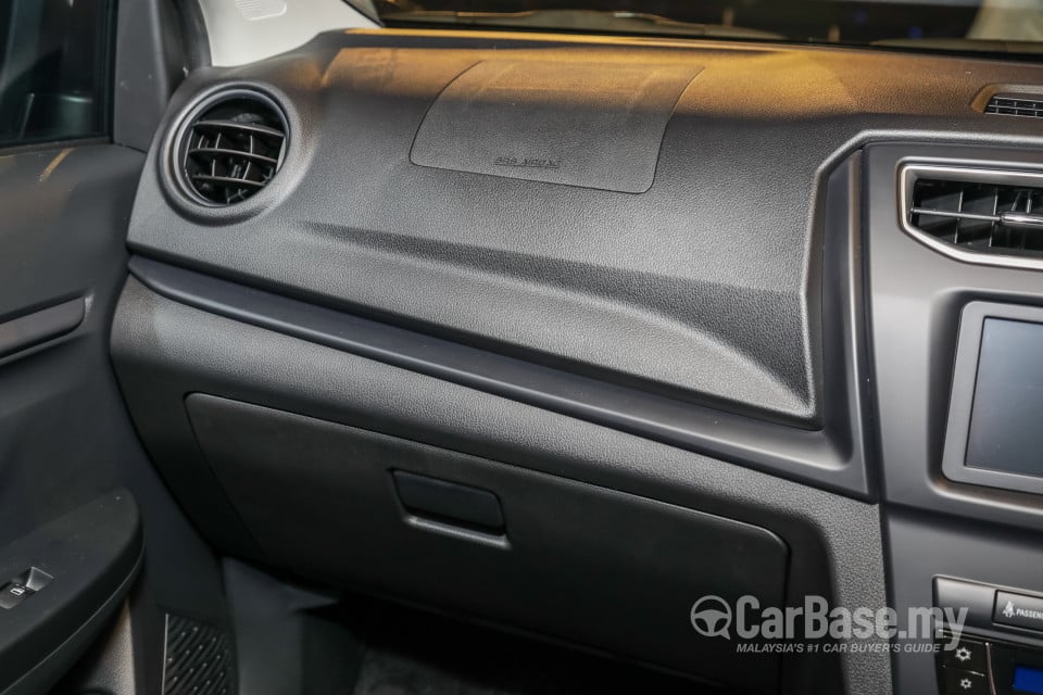 Perodua Aruz D38L (2019) Interior