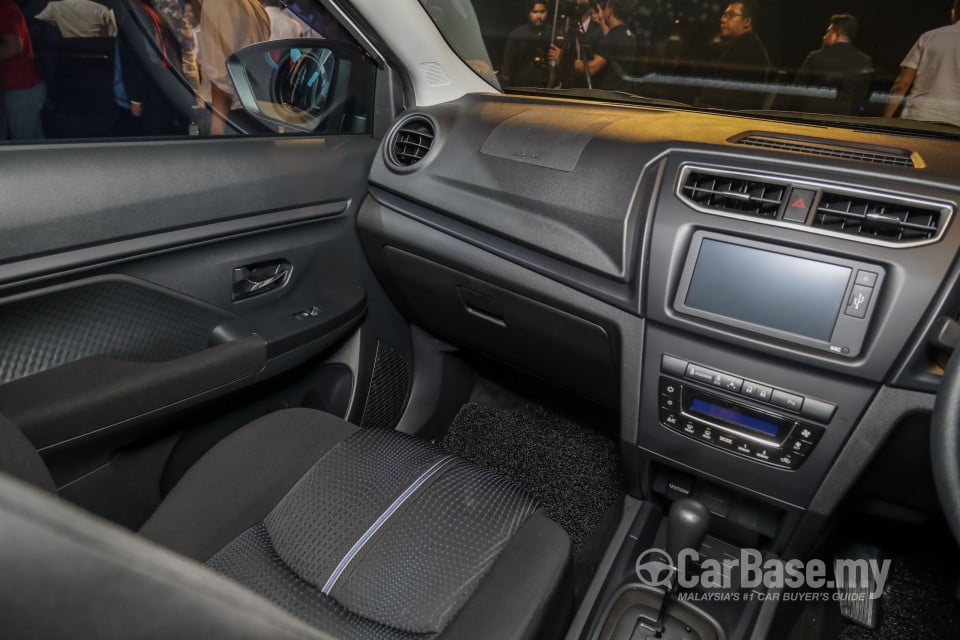 Perodua Aruz D38L (2019) Interior