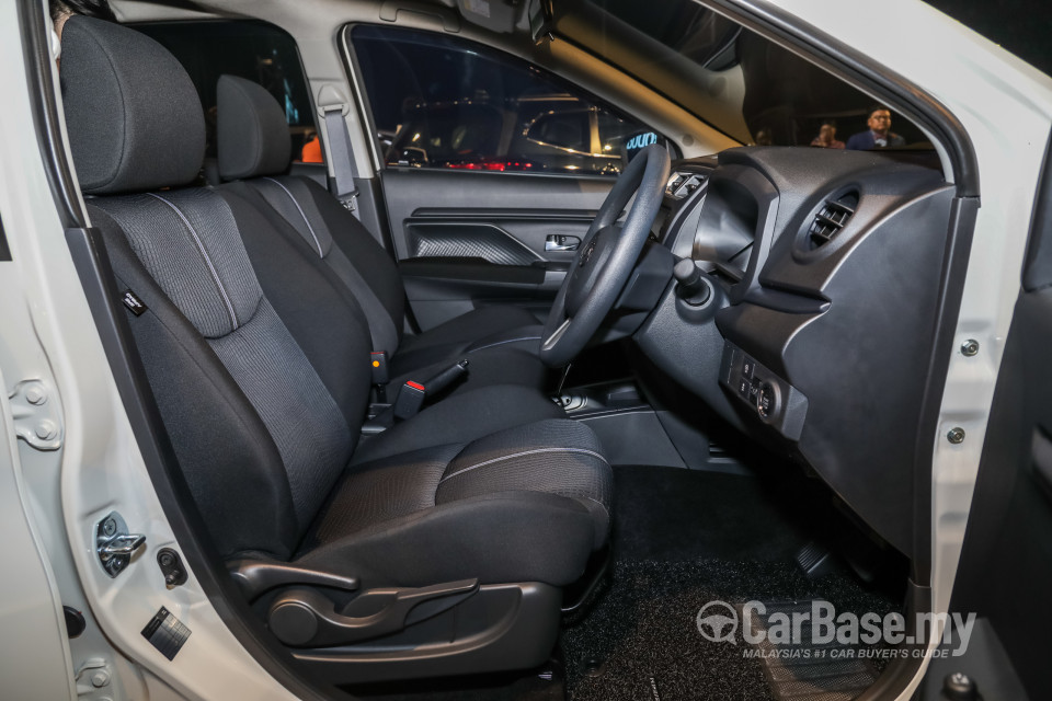 Perodua Aruz D38L (2019) Interior