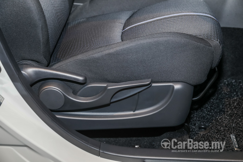 Perodua Aruz D38L (2019) Interior