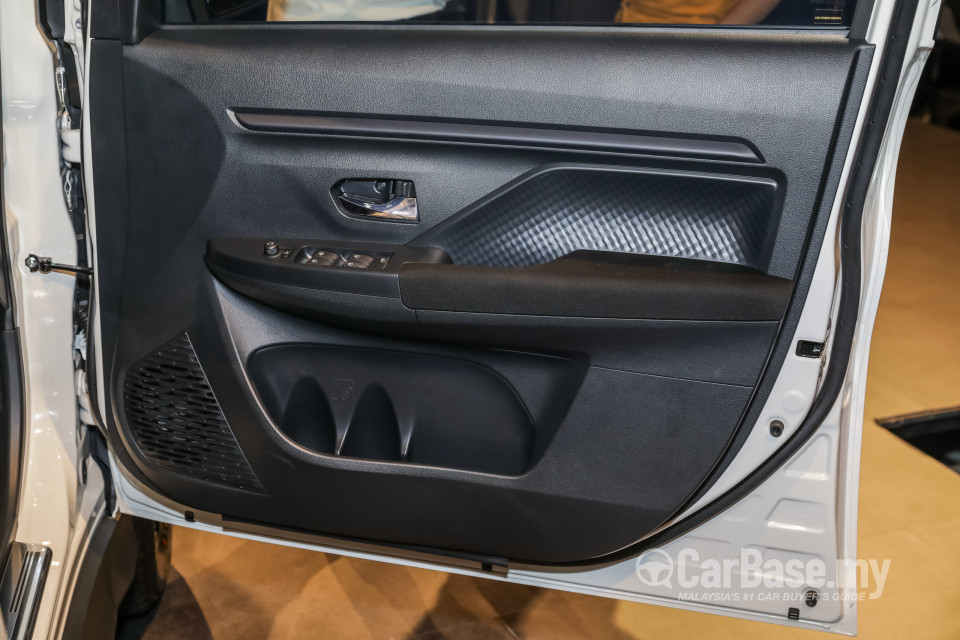 Perodua Aruz D38L (2019) Interior