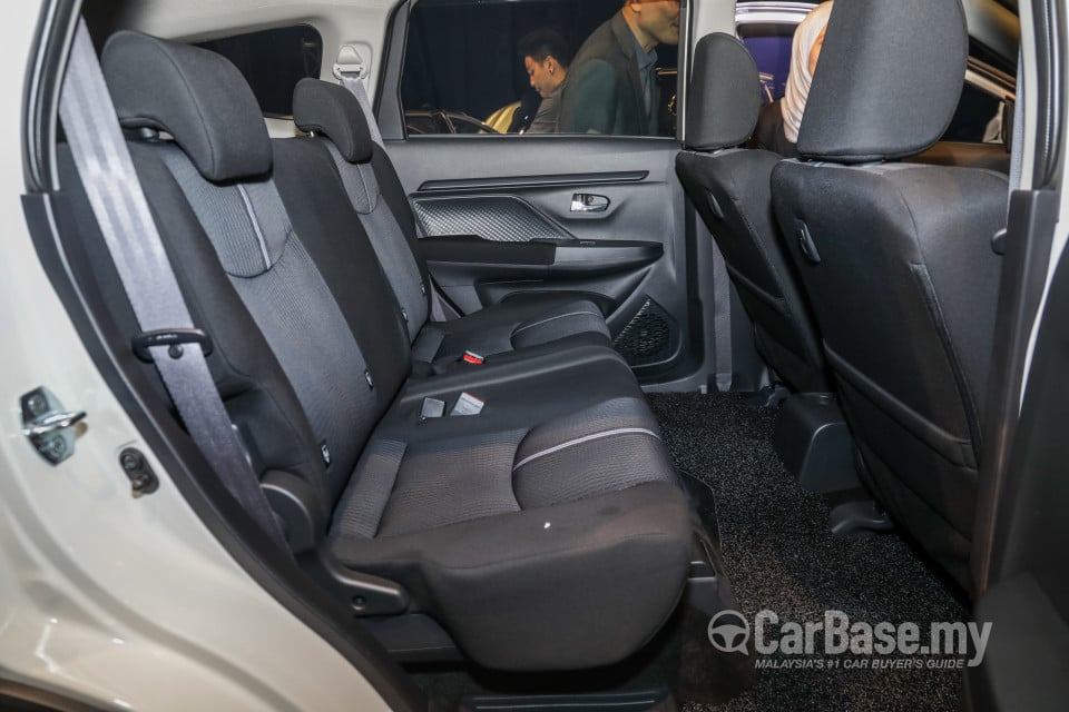 Perodua Aruz D38L (2019) Interior