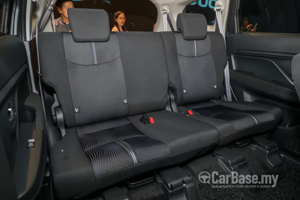 Perodua Aruz D38L (2019) Interior