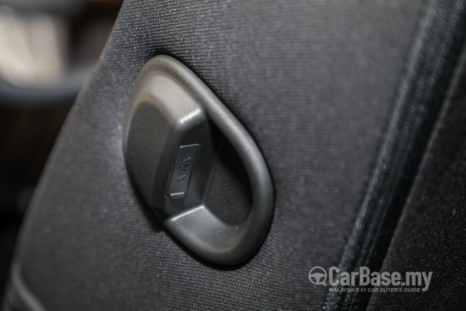 Perodua Aruz D38L (2019) Interior