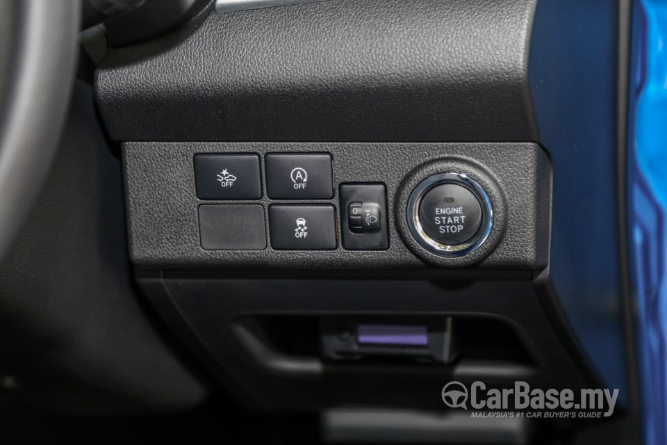 Perodua Aruz D38L (2019) Interior
