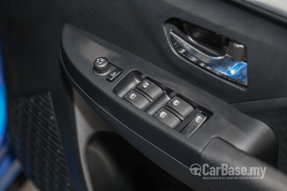 Perodua Aruz D38L (2019) Interior