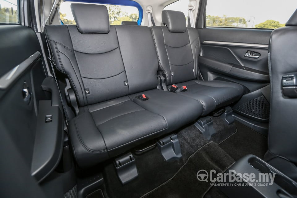 Perodua Aruz D38L (2019) Interior