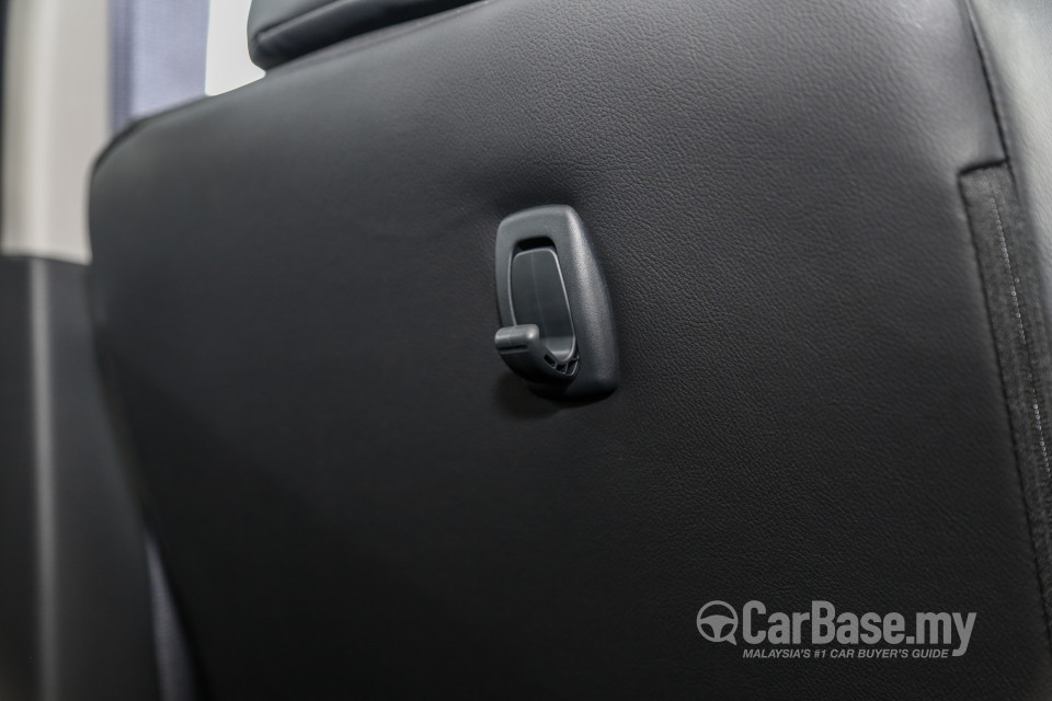Perodua Aruz D38L (2019) Interior