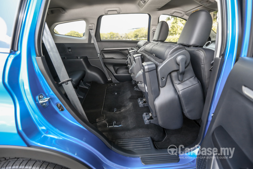 Perodua Aruz D38L (2019) Interior