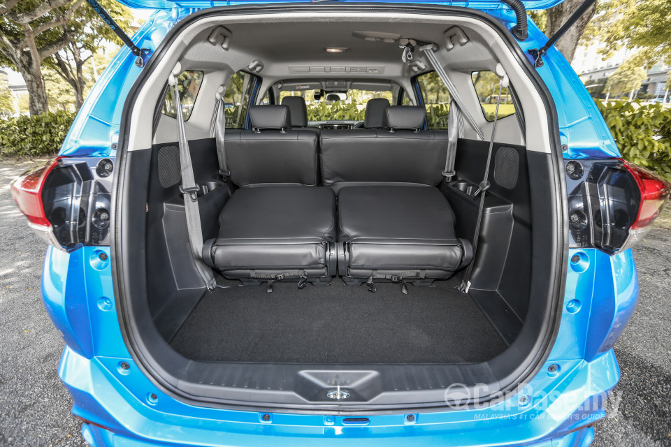 Perodua Aruz D38L (2019) Interior
