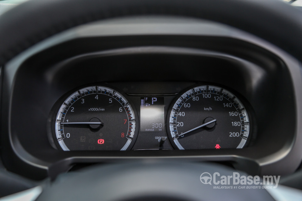 Perodua Aruz D38L (2019) Interior