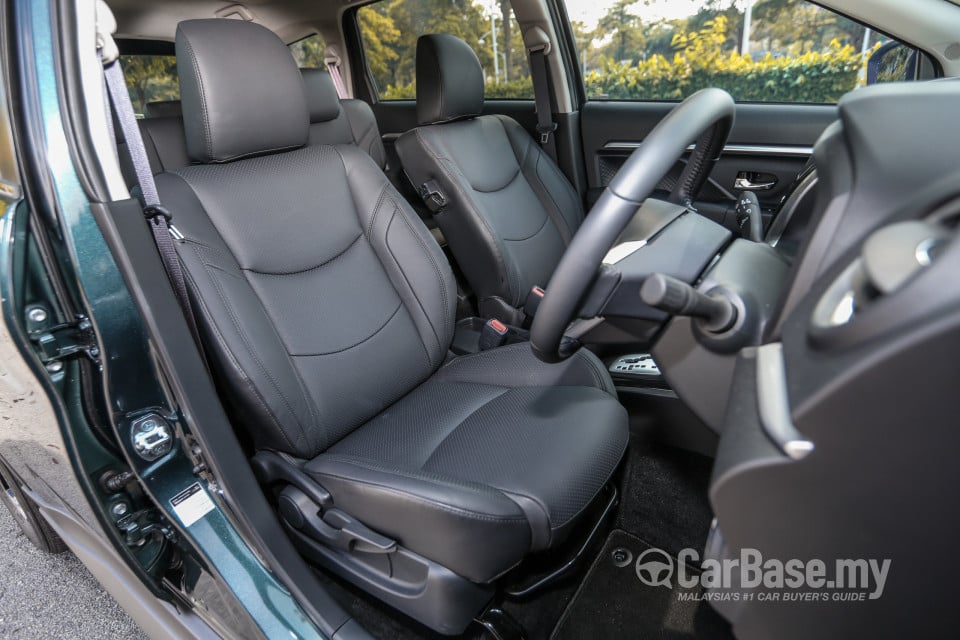 Perodua Aruz D38L (2019) Interior