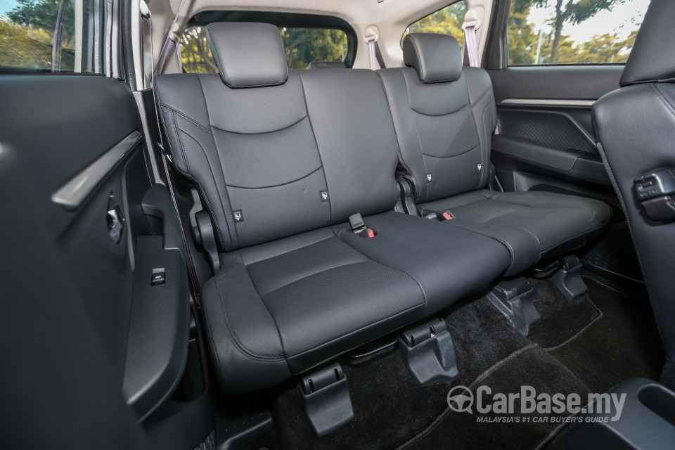 Perodua Aruz D38L (2019) Interior