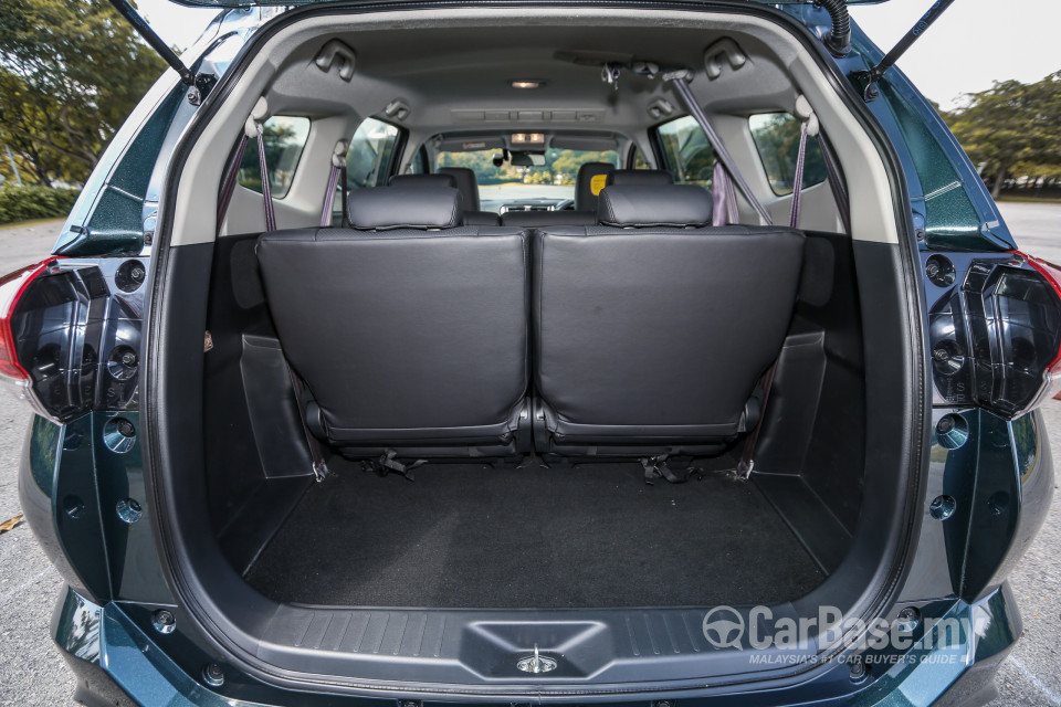 Perodua Aruz D38L (2019) Interior